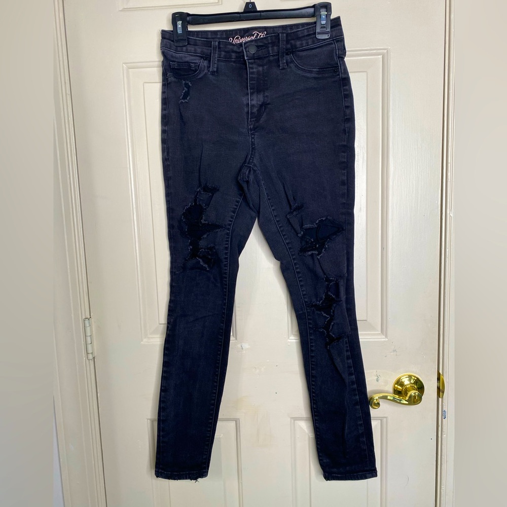 Universal Thread black ripped jeans size 4/27R